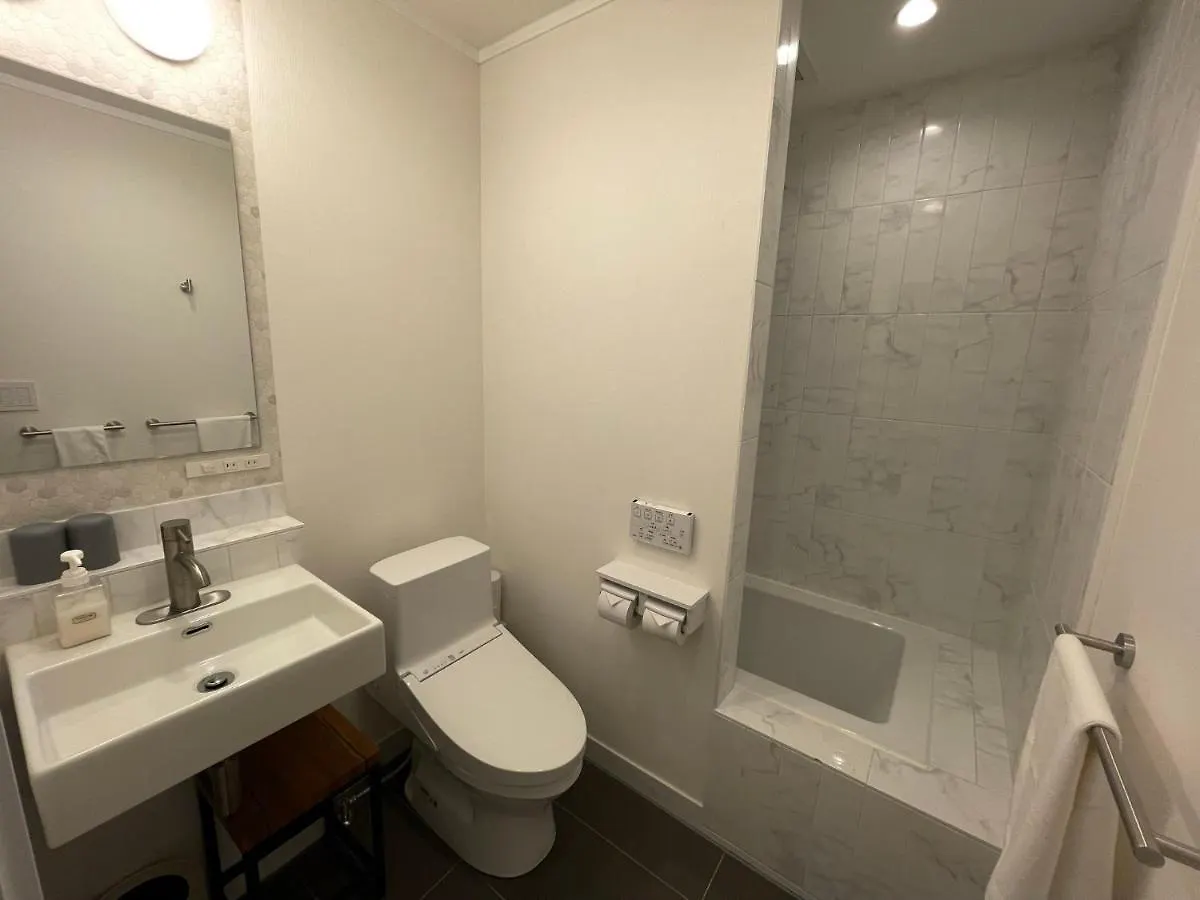 Hakobune Niseko - 8-Room Chalets & 2-Room Apartments