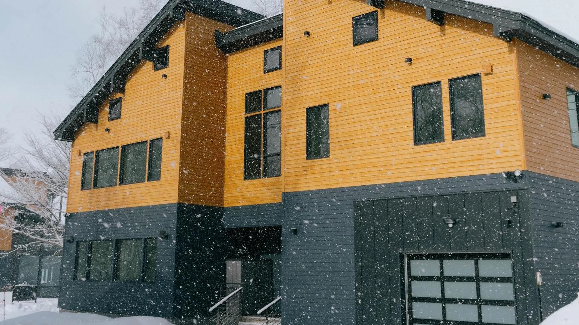 Hakobune Niseko - 8-Room Chalets & 2-Room Apartments 0*,  Japan